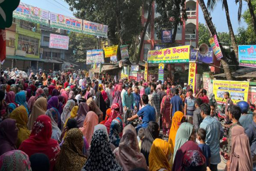 সাতক্ষীরায়  শিশু বৃত্তি পরীক্ষার নামে চলছে শিক্ষা-বাণিজ্য