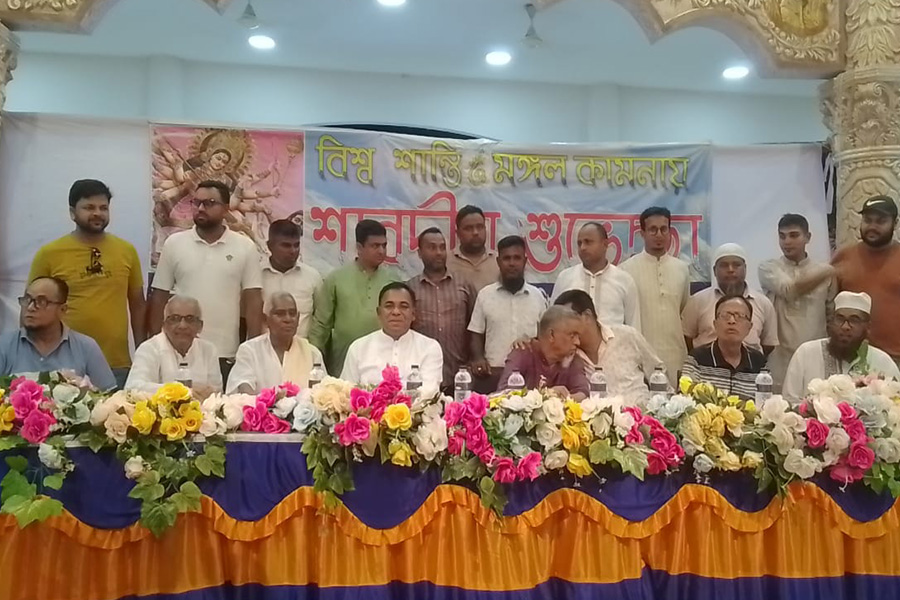 শিবচরের পুজা মন্ডপ পরিদর্শন করেন এ্যাড.রোকনউদ্দীন মিয়া