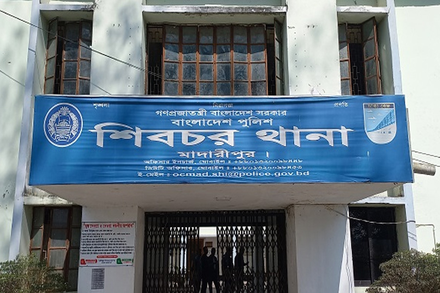 শিবচরে ঘরের মধ্যে থেকে বৃদ্ধার গলাকাটা লাশ উদ্ধার