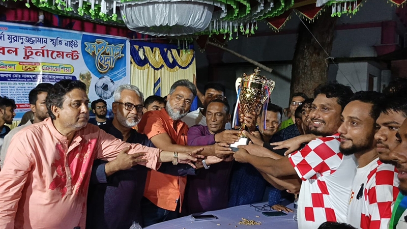 সিরাজগঞ্জে টুর্নামেন্টের ফাইনাল খেলা অনুষ্ঠিত