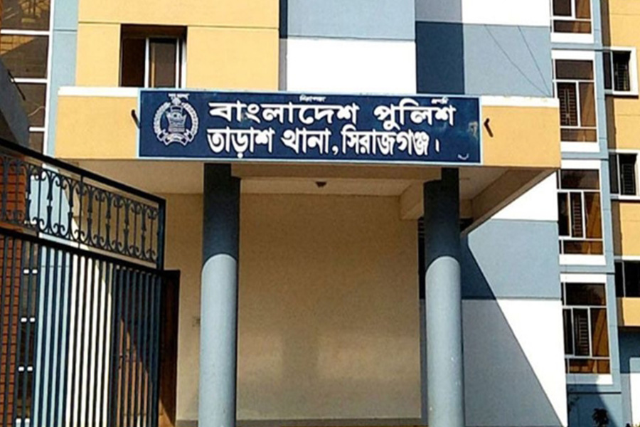 দোবিলায় বেলালকে প্রাণনাশের হুমকি দিল সন্ত্রাসী হেলাল