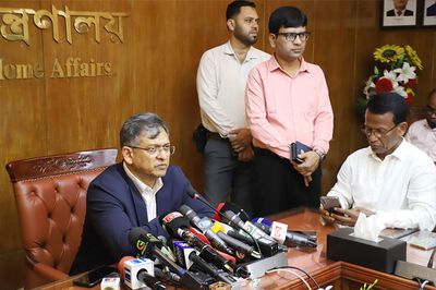 ঢাকায় আসছে এআইভিত্তিক ট্রাফিক ব্যবস্থা: স্বরাষ্ট্রমন্ত্রী