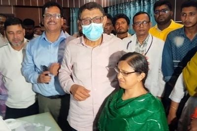 দৃষ্টিপ্রতিবন্ধী শারমিনের কর্মসংস্থানের ব্যবস্থা করলেন স্বাস্থ্যমন্ত্রী