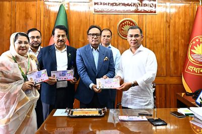 বিশ্বকাপ ফুটবল উপলক্ষে স্মারক ডাকটিকিট উন্মোচন করলেন প্রধানমন্ত্রী