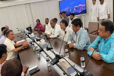 পরিচ্ছন্নতাকর্মীদের প্রধানমন্ত্রীর ঈদ উপহার