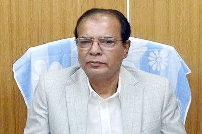 বিমানবন্দরে হঠাৎ অসুস্থ ত্রাণমন্ত্রী, আনা হচ্ছে ঢাকায়