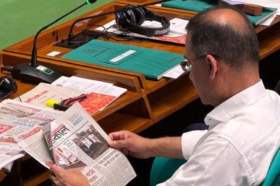 সংসদ অধিবেশনেও দায়িত্বে সচেতন: পত্রিকায় চোখ প্রধানমন্ত্রীর