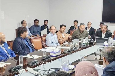 প্রাথমিক শিক্ষার্থীদের বিনামূল্যে স্কুলড্রেস, ব্যাগ ও জুতা দেবে সরকার