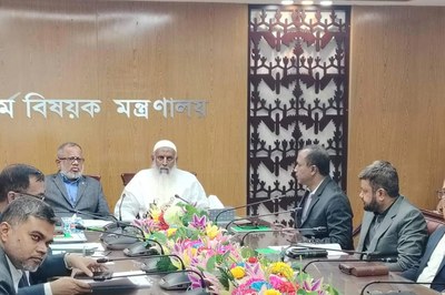 হজে কোনো অনিয়ম নয়, কড়া বার্তা ধর্মমন্ত্রীর