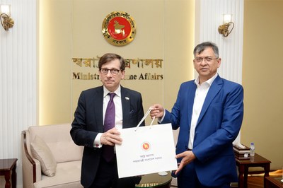 পুলিশের সংস্কার ও সক্ষমতা বৃদ্ধিতে ফ্রান্সের সহযোগিতা চাইলেন স্বরাষ্ট্রমন্ত্রী