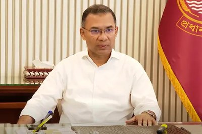 টানা ১১ ঘণ্টা অফিস করলেন প্রধানমন্ত্রী