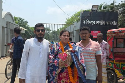 সন্তানসহ মুক্তি পেলেন সেই যুব মহিলা লীগ নেত্রী