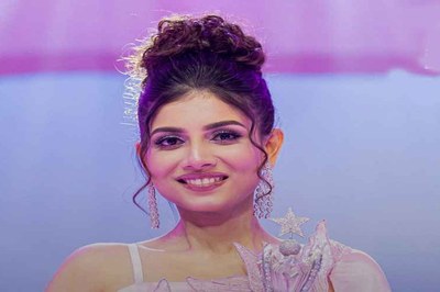 সেরা সুন্দরী বিদুষী বর্ণিতা