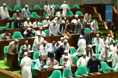 সংসদে বিরোধী দলের ওয়াকআউট