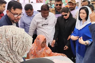 কড়াইল বস্তিতে ‘ফ্রি হার্ট ক্যাম্প’ উদ্বোধন করলেন জুবাইদা রহমান
