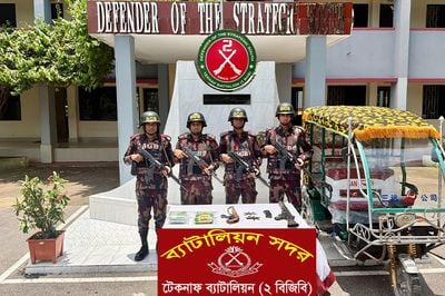 টেকনাফে ভারী অস্ত্র ও মাদকের বড় চালান জব্দ