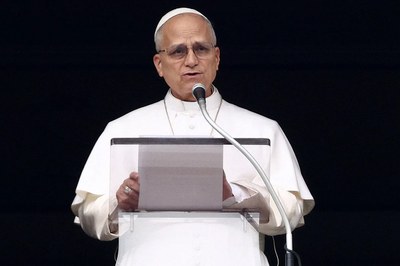 মুষ্টিমেয় স্বৈরশাসকের হাতে বিধ্বস্ত হচ্ছে গোটা বিশ্ব