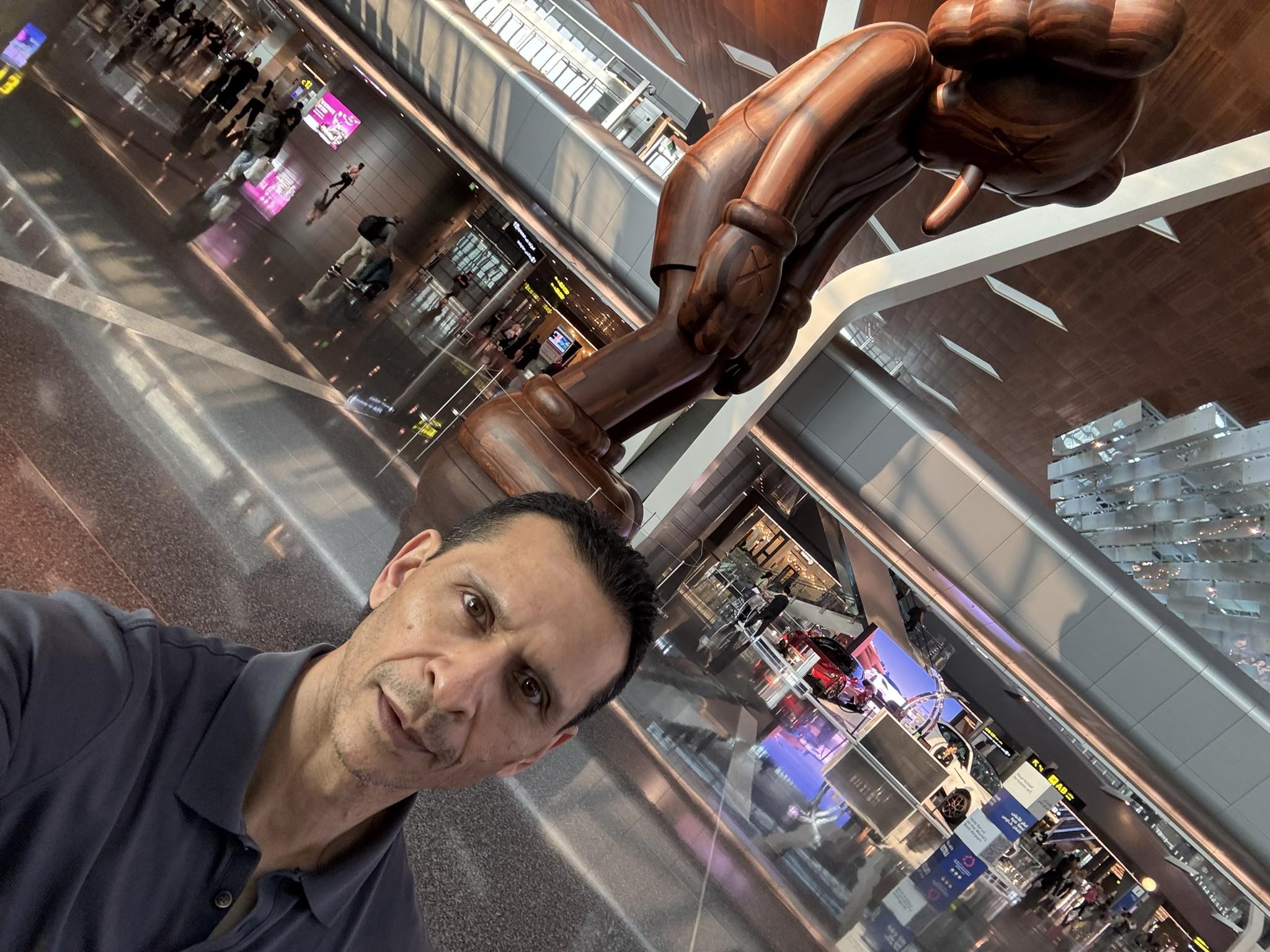 দেশ ছেড়েছেন সোহেল তাজ