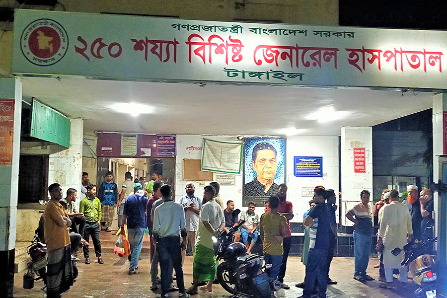টাঙ্গাইলে বিএনপি নেতাকে না পেয়ে স্ত্রীকে কুপিয়ে হত্যা