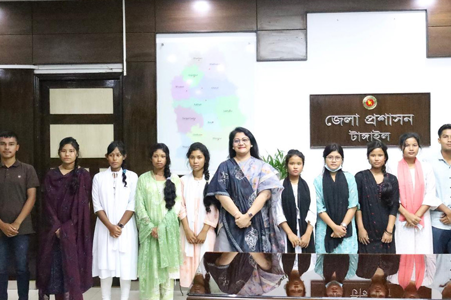 টাঙ্গাইলে কোচ সম্প্রদায়ের ১০ জন শিক্ষার্থীকে সহয়তা