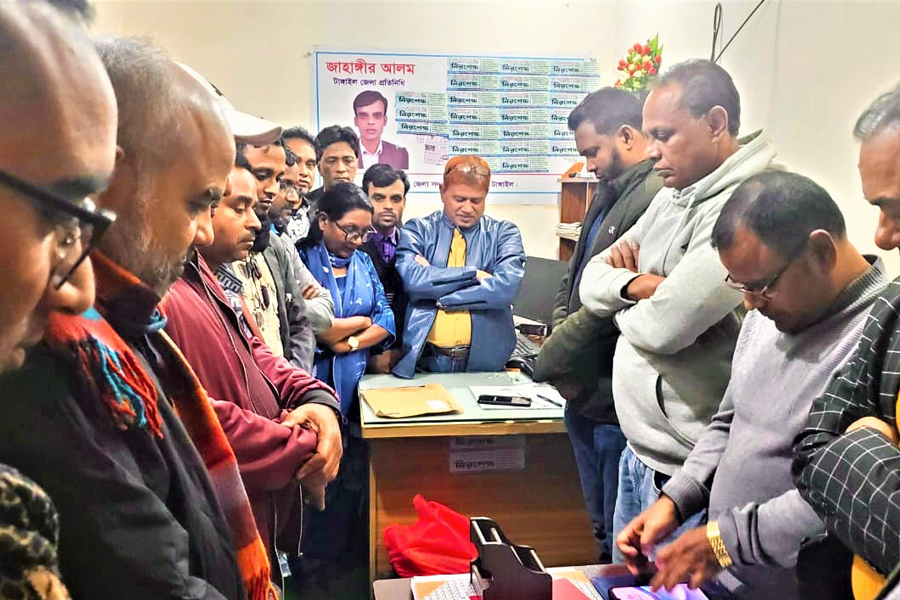 ওসমান হাদির স্মরণে প্রিণ্ট মিডিয়া অ্যাসোসিয়েশনের শোকসভা