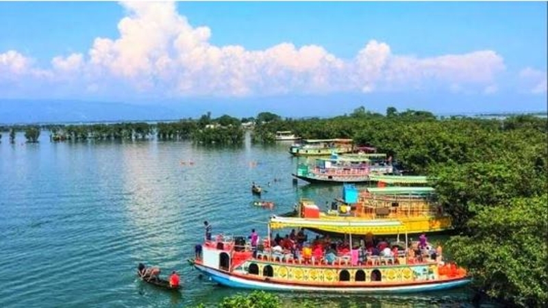 টাঙ্গুয়ার হাওরে পর্যটকবাহী হাউসবোট প্রবেশে নিষেধাজ্ঞা