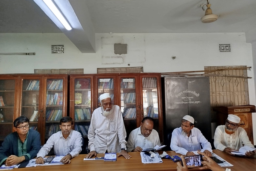 তাড়াশের ‌‌‌`কৃতিসস্তান বইয়ের' মোড়ক উন্মোচন