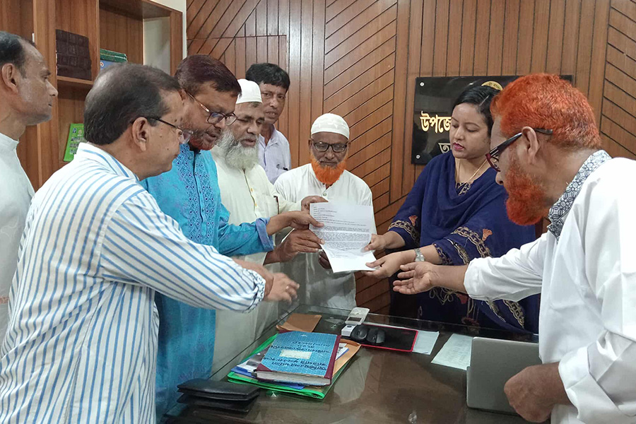 তাড়াশে বিক্ষোভ সমাবেশ ও স্মারকলিপি প্রদান