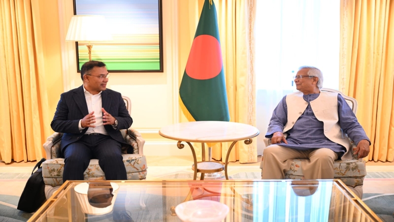বাংলার আকাশে মেঘ জমলে বৃষ্টি হয়ে আসে জিয়া পরিবার