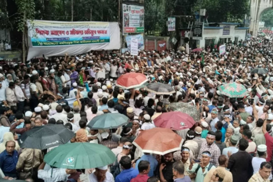 শিক্ষকদের ‘মার্চ টু সচিবালয়’ কর্মসূচি