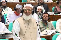 সংসদে ইসলামী ব্যাংক ইস্যু, স্বরাষ্ট্রমন্ত্রীর বক্তব্যে ক্ষোভ ঝাড়লেন জামায়াত আমির