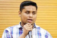 প্রধানমন্ত্রী কি নিজের সিদ্ধান্তে দেশ পরিচালনা করতে পারছেন