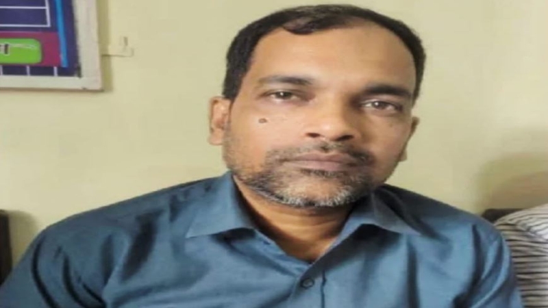 কুড়িগ্রামে সরকারি বই চুরি, সুপারভাইজার আটক