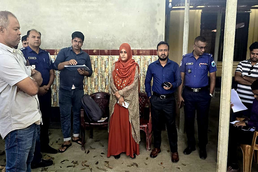 ভাঙ্গুড়ায় ভ্রাম্যমাণ আদালতে ১৫ বস্তা সার জব্দ