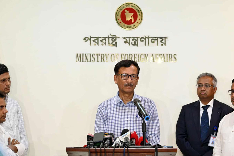 ভিসা জটিল হয়ে গেছে, আমাদের ঘর গোছাতে হবে : পররাষ্ট্র উপদেষ্টা