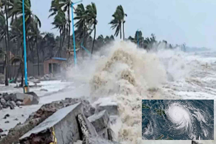 এ মাসেই আঘাত হানতে পারে ঘূর্ণিঝড়