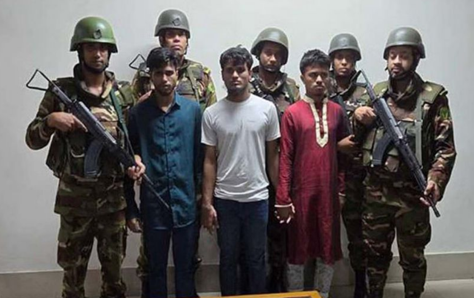 সেনা ও পুলিশের গাড়িতে আগুন দেয়ার ঘটনায় আটক ৩