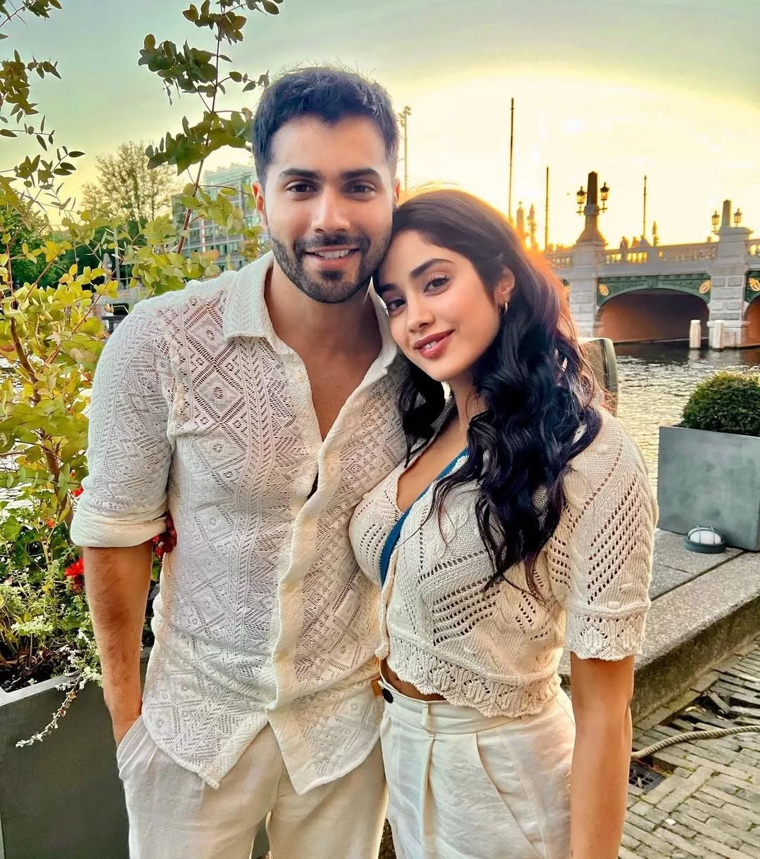 বরুণ ধাওয়ান ও জাহ্নবী কাপুর।